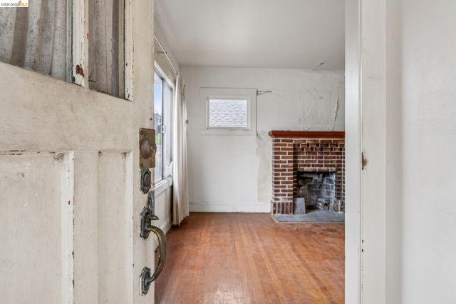 2534 Mathews Street, Berkeley, CA 94702