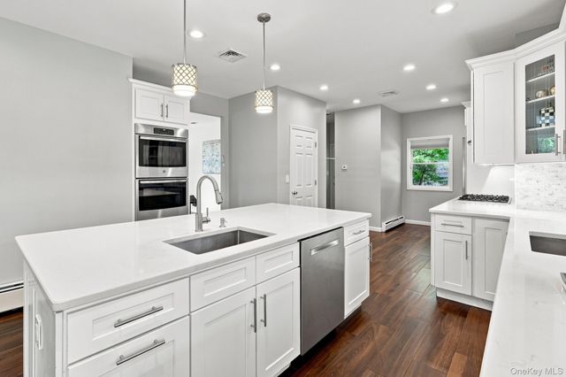 2 Belmar Court, Suffern, NY 10901