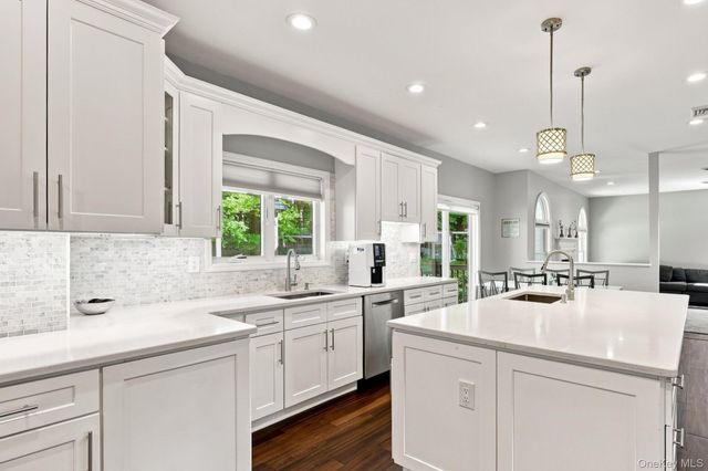 2 Belmar Court, Suffern, NY 10901