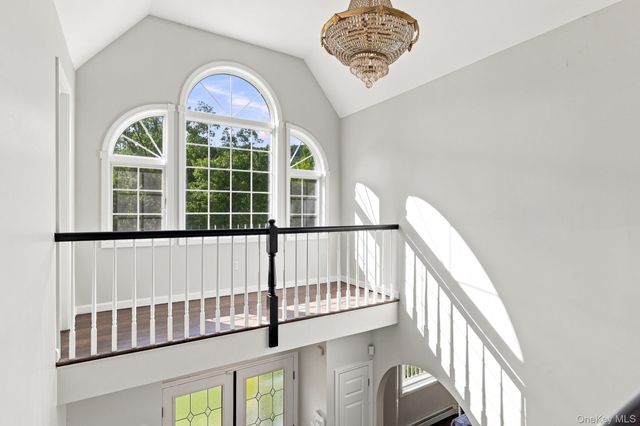 2 Belmar Court, Suffern, NY 10901