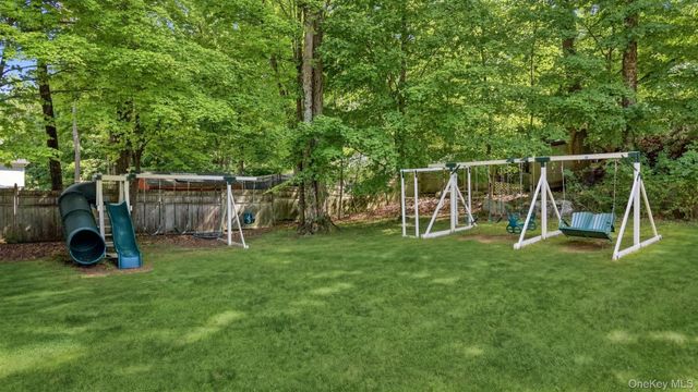 2 Belmar Court, Suffern, NY 10901
