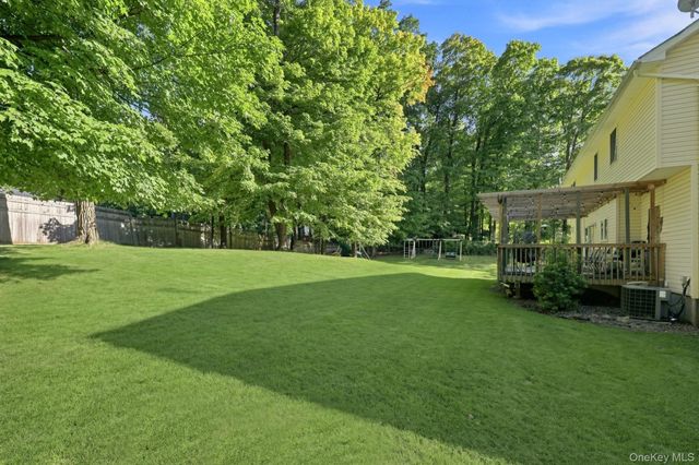 2 Belmar Court, Suffern, NY 10901