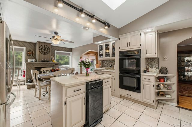 289 Oak Ridge Road, Hopewell Junction, NY 12533