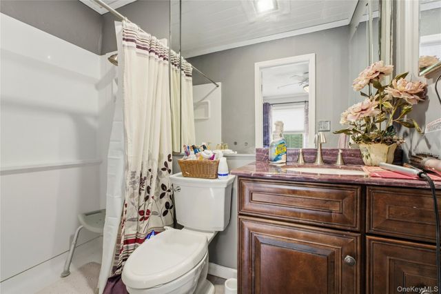 289 Oak Ridge Road, Hopewell Junction, NY 12533