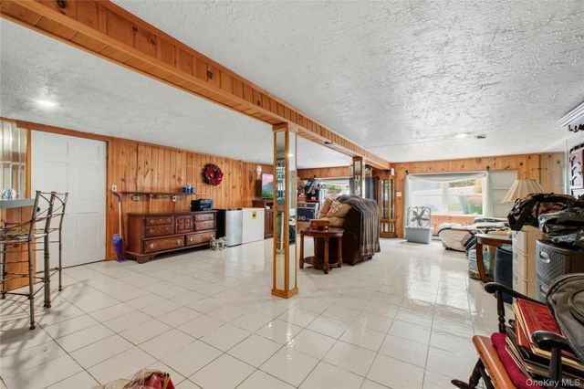 289 Oak Ridge Road, Hopewell Junction, NY 12533
