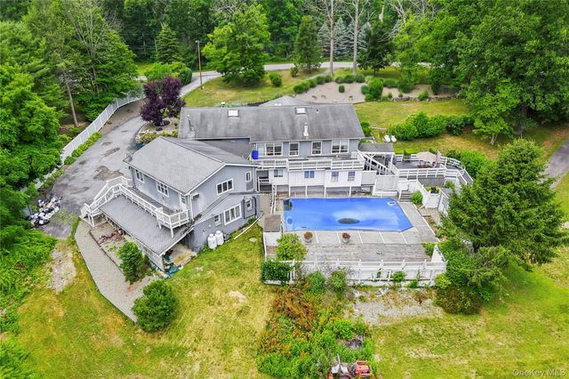 289 Oak Ridge Road, Hopewell Junction, NY 12533