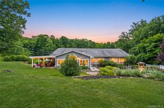 289 Oak Ridge Road, Hopewell Junction, NY 12533