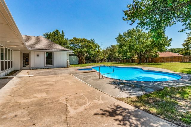 1734 Tobin Trail, Garland, TX 75043