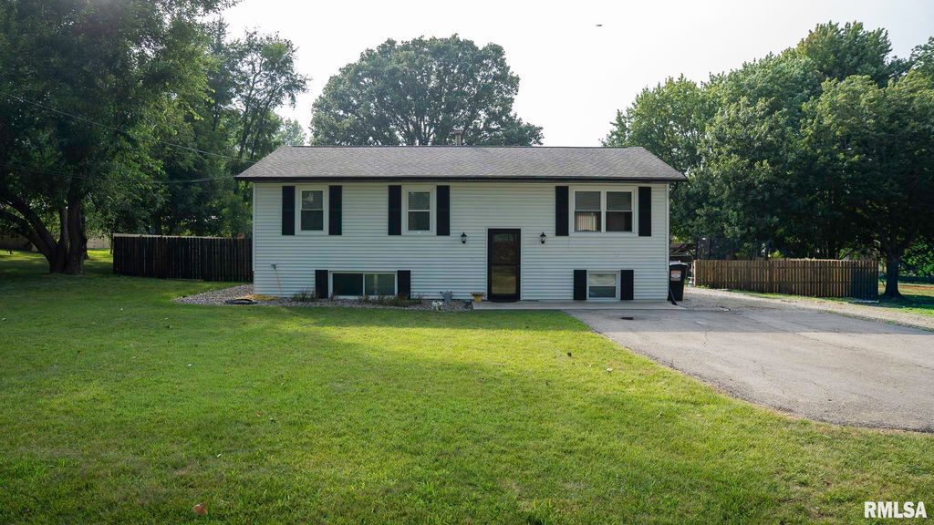 2037 N ASPEN Road, Peoria, IL 61604