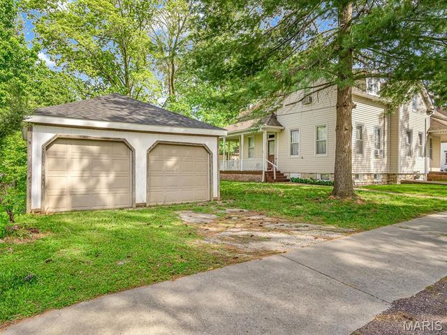 23 W Laurel Street, Millstadt, IL 62260