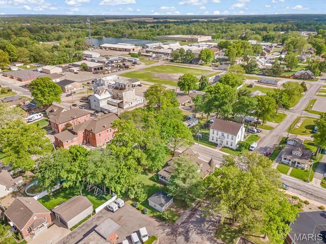 23 W Laurel Street, Millstadt, IL 62260