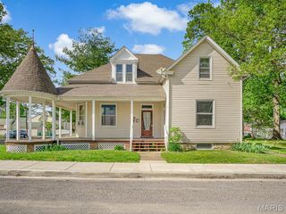 23 W Laurel Street, Millstadt, IL 62260