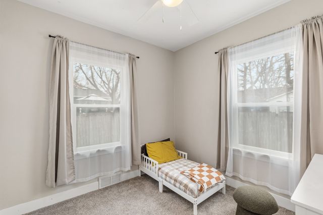 800 S 2nd Avenue W, Newton, IA 50208