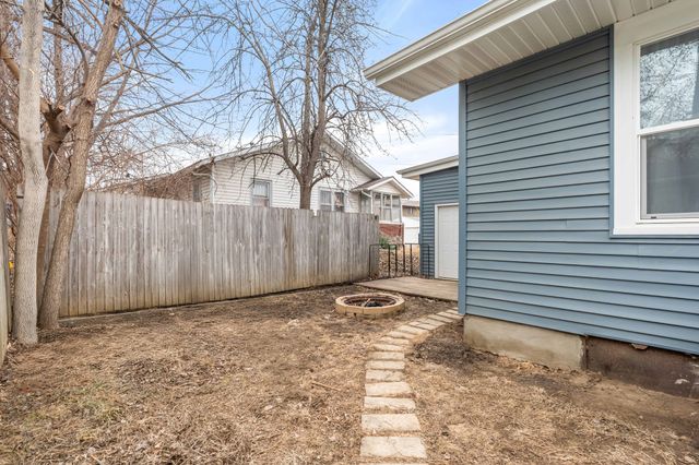 800 S 2nd Avenue W, Newton, IA 50208