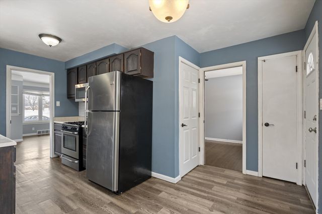 27576 Mackenzie Drive, Westland, MI 48185