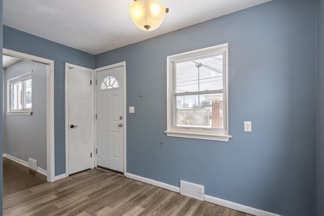 27576 Mackenzie Drive, Westland, MI 48185