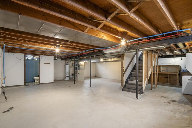 27576 Mackenzie Drive, Westland, MI 48185