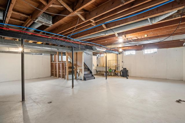 27576 Mackenzie Drive, Westland, MI 48185