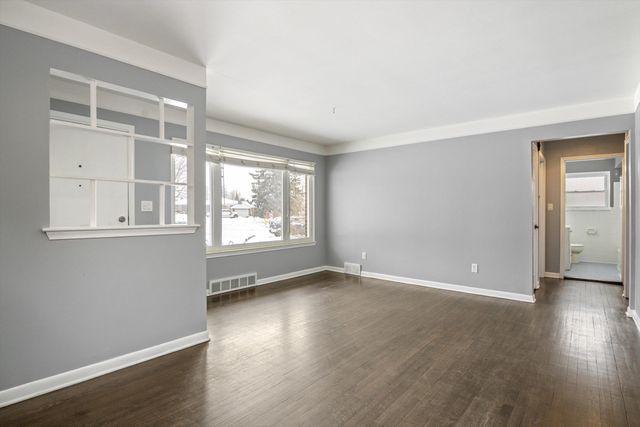 27576 Mackenzie Drive, Westland, MI 48185