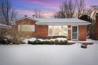 27576 Mackenzie Drive, Westland, MI 48185