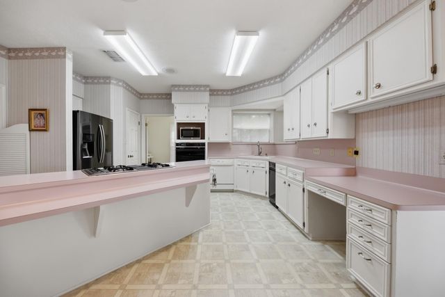 1552 Holub Road, Schulenburg, TX 78956