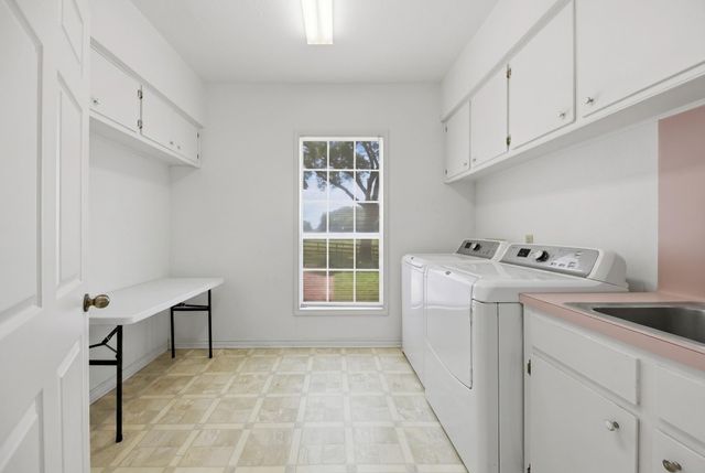 1552 Holub Road, Schulenburg, TX 78956