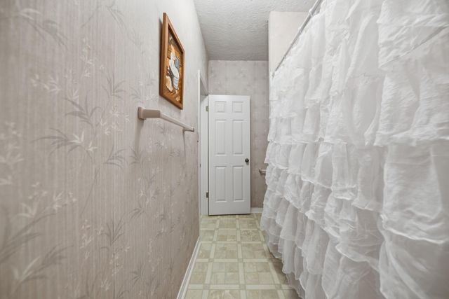 1552 Holub Road, Schulenburg, TX 78956
