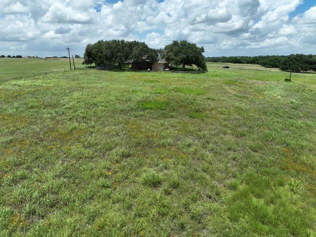 1552 Holub Road, Schulenburg, TX 78956