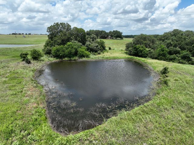1552 Holub Road, Schulenburg, TX 78956