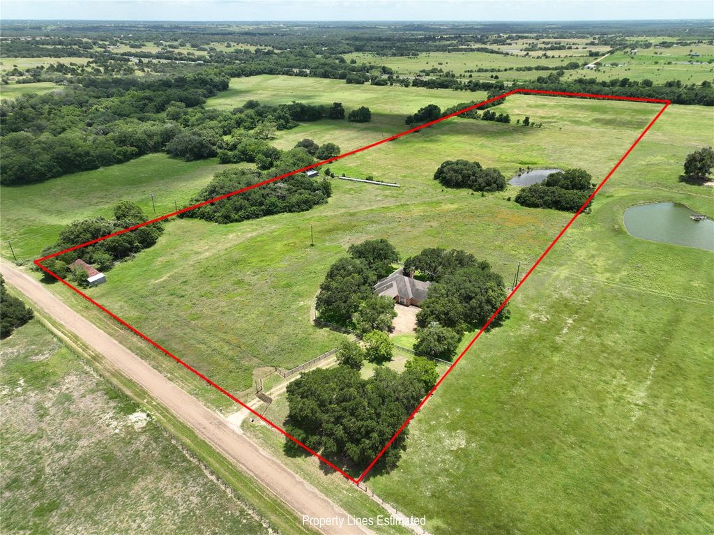 1552 Holub Road, Schulenburg, TX 78956