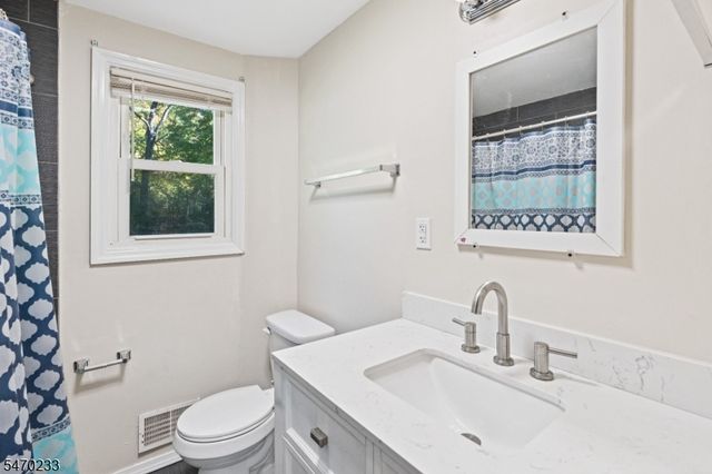 925 Sterling St, Plainfield City, NJ 07062