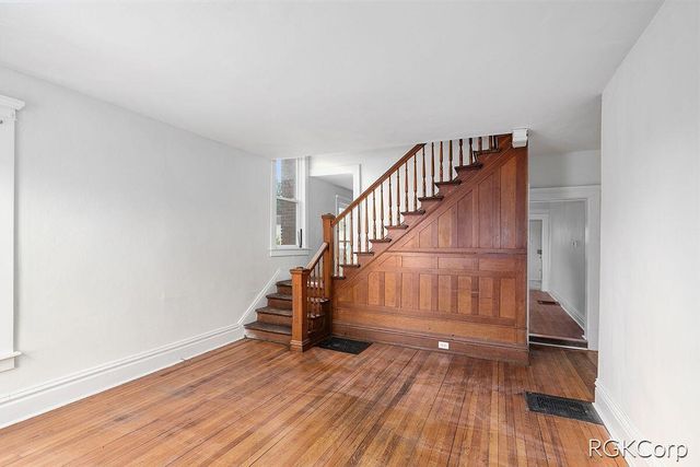 263 W Muskegon Avenue, Muskegon, MI 49440