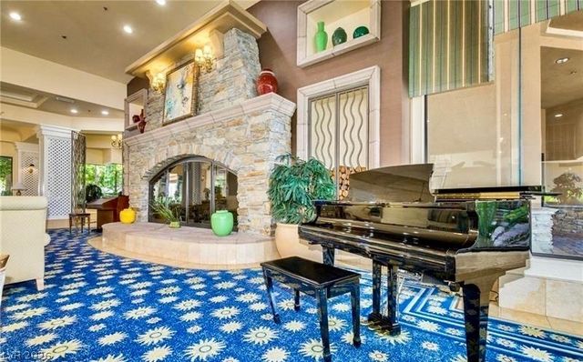 40 Chateau Whistler Court, Las Vegas, NV 89148