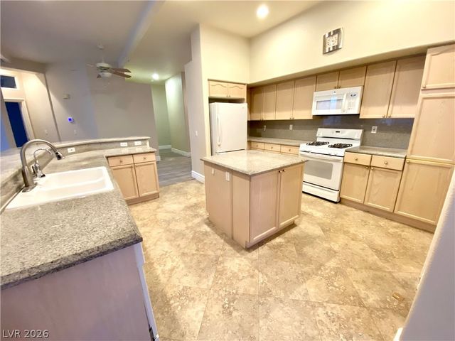 40 Chateau Whistler Court, Las Vegas, NV 89148