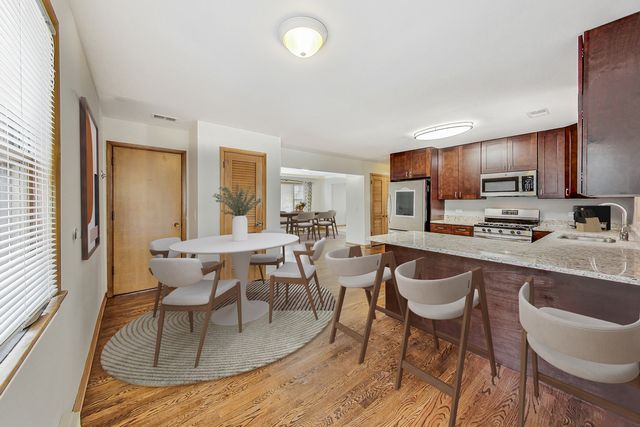 1108 Fortuna Avenue 2, Park Ridge, IL 60068