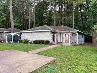 300 Bellewood Lane, Jacksonville, AR 72076
