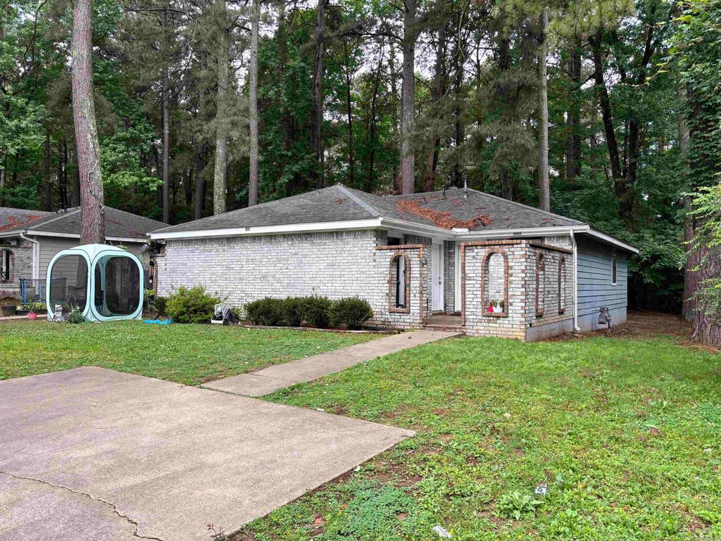 300 Bellewood Lane, Jacksonville, AR 72076