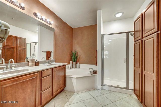 5450 E DEER VALLEY Drive 1020, Phoenix, AZ 85054