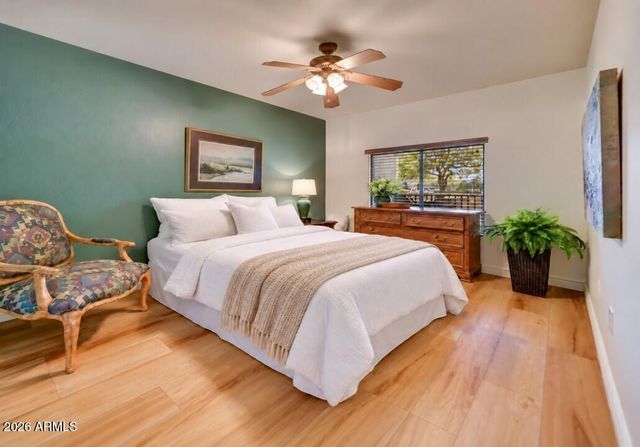 5450 E DEER VALLEY Drive 1020, Phoenix, AZ 85054