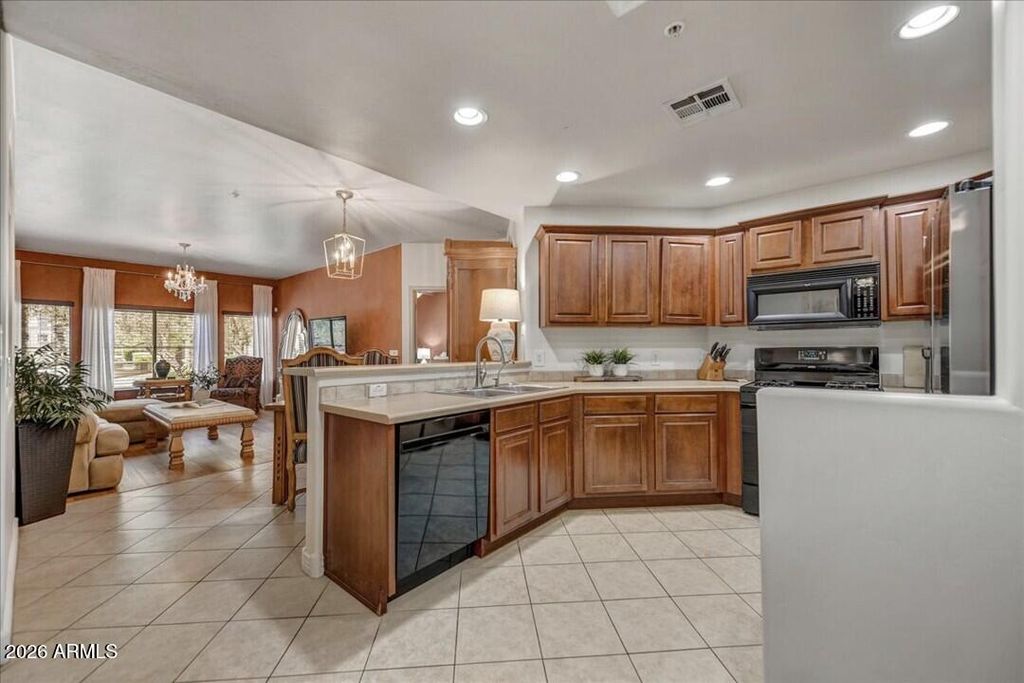 5450 E DEER VALLEY Drive 1020, Phoenix, AZ 85054 — photo 2