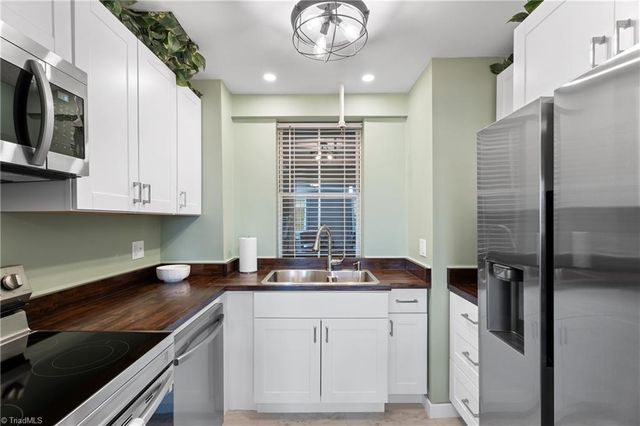 315 N Spruce Street 304, Winston-salem, NC 27101