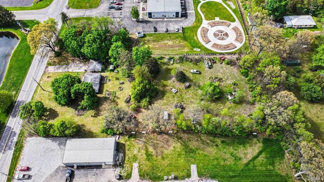 1071 Middleton Run Road, Elkhart, IN 46516