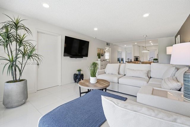 1501 S Ocean Blvd 307, Lauderdale By The Sea, FL 33062