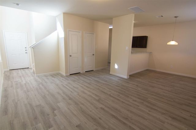 4210 Silver Ranch Road, Houston, TX 77014