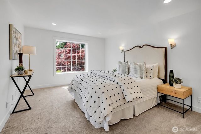 24422 SE 46th Court, Sammamish, WA 98029
