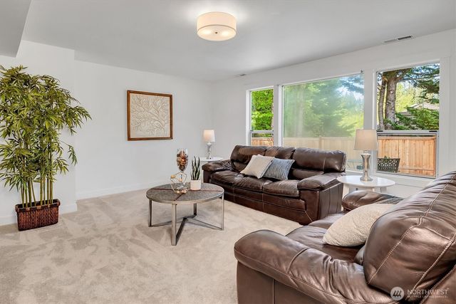 24422 SE 46th Court, Sammamish, WA 98029