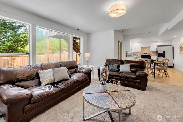 24422 SE 46th Court, Sammamish, WA 98029