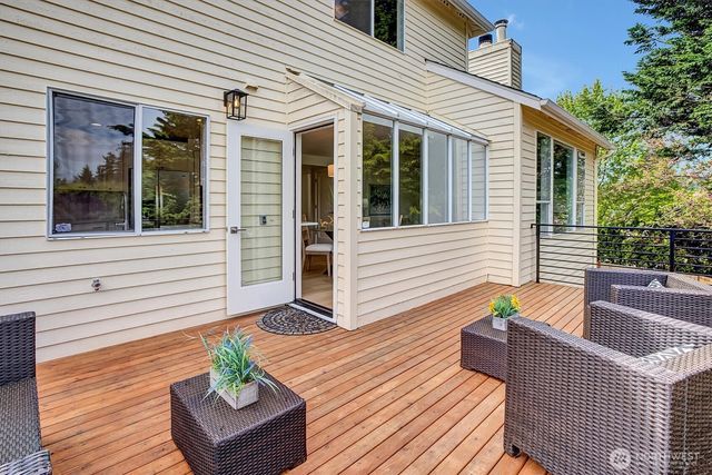 24422 SE 46th Court, Sammamish, WA 98029
