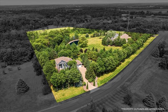 5668 94th Avenue N, Greenfield, MN 55357