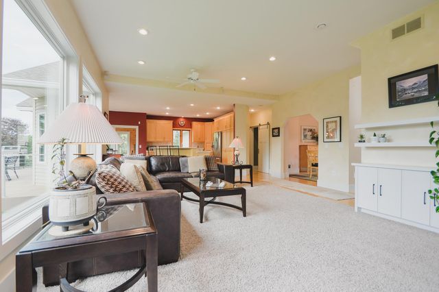 5668 94th Avenue N, Greenfield, MN 55357